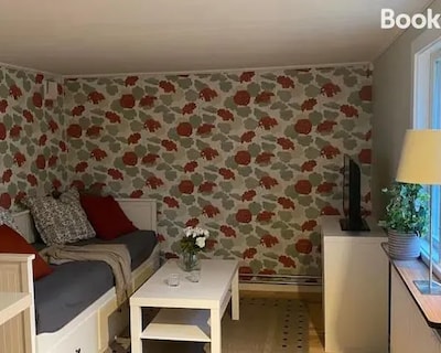 Fortjusande Mindre Lagenhet I En Lantlig Miljo.