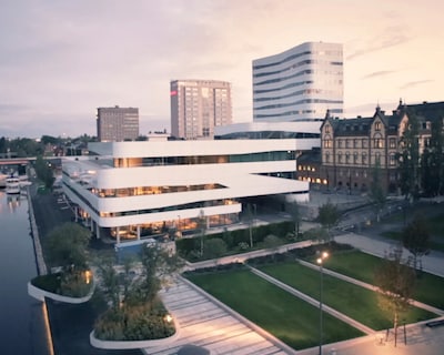 U&Me; BW Signature Collection