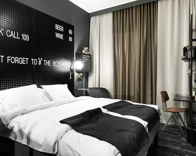 Quality Hotel The Box