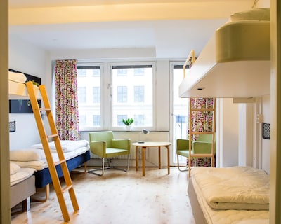 Slottsskogens Vandrarhem