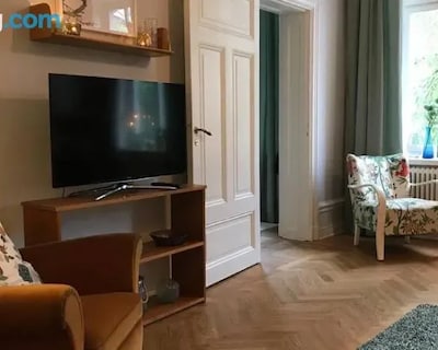 Artistic And Light 2 Room Apartment In Sofo 65sqm