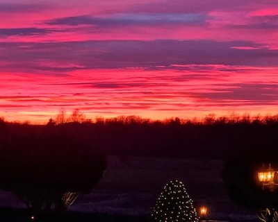 Guest House With Views Beyond Golf Course And Close By Lake Vänern