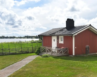 Cabin with lake view, 10 min from Umeå