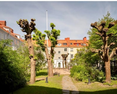 2 Floors, Roof Terrace & Free Electric Parking