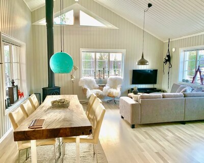 Amazing Year-round Cottage With Lake View