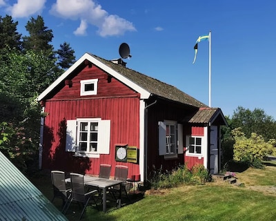 Cozy Cottage By The Swimming Area