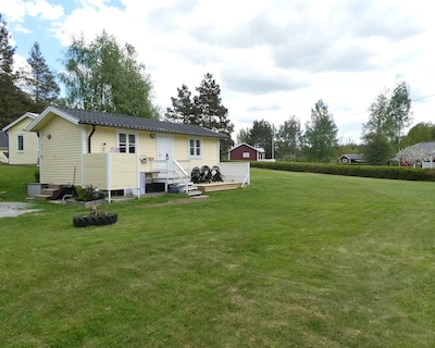 Easy Lakefront Accommodation In Lillstugan