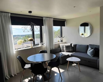 Funkis apartment in newly built villa with sea view