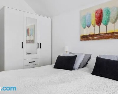 Luxurious Newly Built Villa With Patio And Private Parking