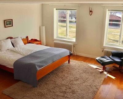 Stay In A Manor Setting With Unique Nature.