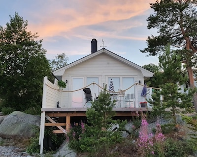 Freshly Renovated Guest House For Own Use With Patio