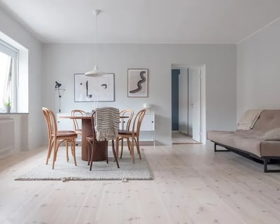 Large 2nd in central Gothenburg