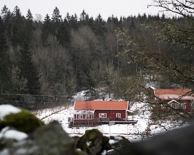 Rural idyll with amenities!