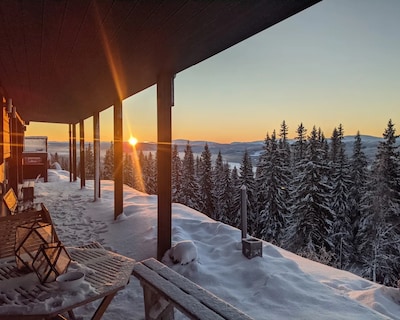 Views, 90m2, 3 Bedrooms, Sauna, Fireplace, Ski-in/out