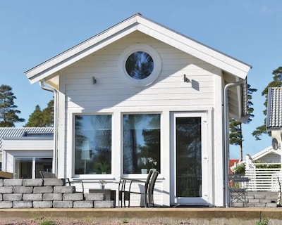 Cottage Of 25m² With Ocean View In Timmernabben.