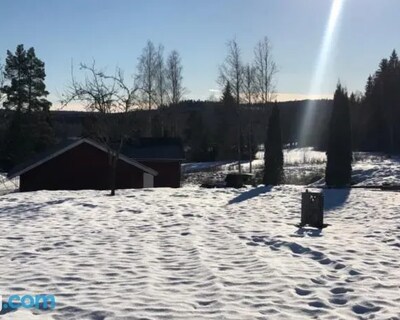 Mysig Timmerstuga Med Braskamin Nara Hovfjallet