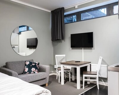 # 7 Studio Apartment