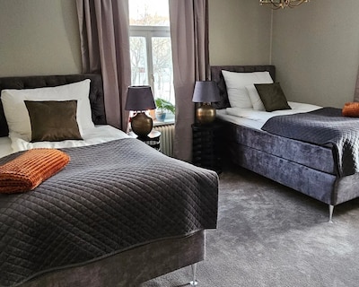 The Villa - Accommodations Up To 10 People