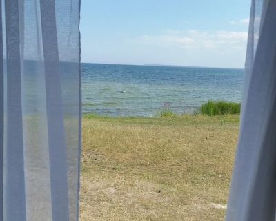 Single Accommodation By The Sea With Bed Linen Etc.