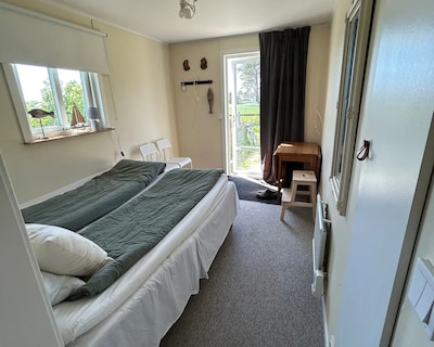 Welcome To The Sun Coast Mellbystrand. Room In Outhouse