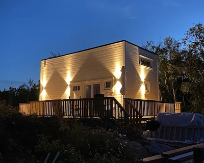 Nice new cottage on Brännö with sea views.