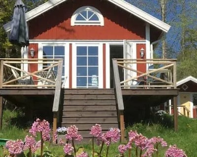 Newly built guest house near the lake in Svartnö village, Furusund