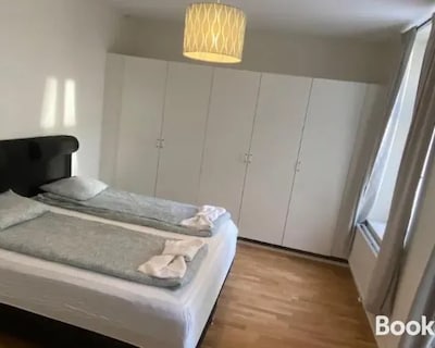 Elegant Apartment In The City