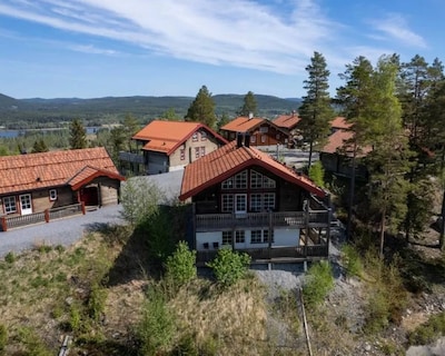 View And Location With Sauna & Fire Pit (alp7b)