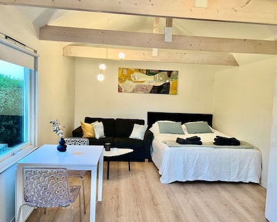 Modern Guesthouse Near The Sea And The Öresund Bridge