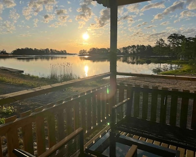 Beautiful Lake View And Relaxing Environment.