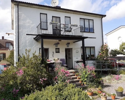 Central apartment in villa