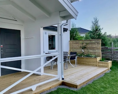 Newly Renovated Suite/apartment With 200m To Swimming Area