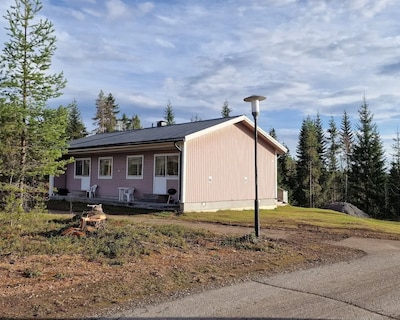 Stuga Björn - Quiet Cabin At Lake Edesjön