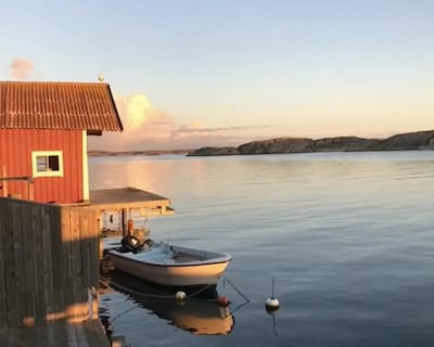 Newly renovated apartment in Kungshamn 100 meters to swimming