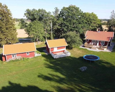 Cozy Cottage Near Göta Canal