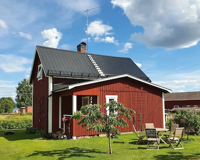 Little House - in the middle of the tranquility just north of Mora
