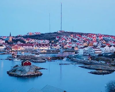 House centrally located in Kungshamn - close to the harbor.