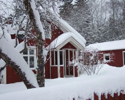 Cottage By The Lake And 15 Minutes From The Isaberg Ski Area