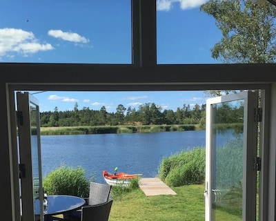 Beach cottage by the ocean. Private landing+boat