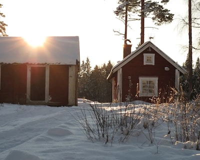 Cabin Near Lake And Beautiful Nature Reserve.
