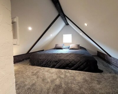 Modern Lodge By The Nature