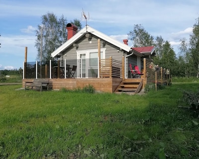 Nice newly built cottage, 30 sqm, village setting, lake view