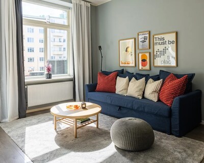 Central Comfort #the Avenue | King Size Bed!