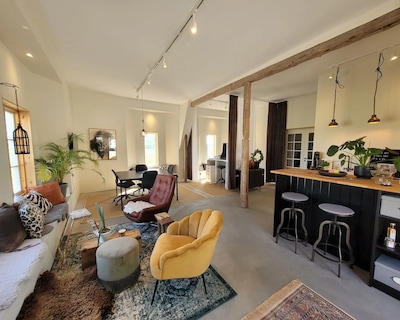 Relaxing Family And Workspace