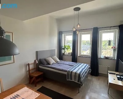 Newly Built Bright Apartment, Close To Everything.