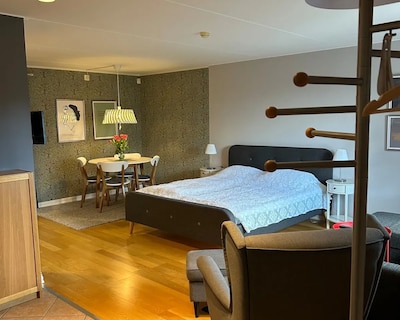 Strängnäs, lakefront home centrally located