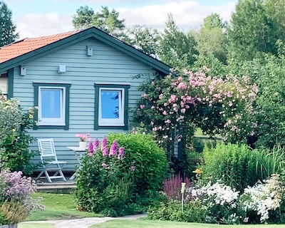 Bellisro - Charming Natural Cottage In Järfälla